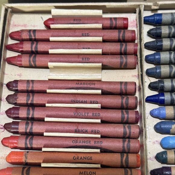 CRAYOLA CRAYONS 1958 BOX OF 72 SHARPENER MANY RARE RETIRED COLORS - Picture 7 of 16